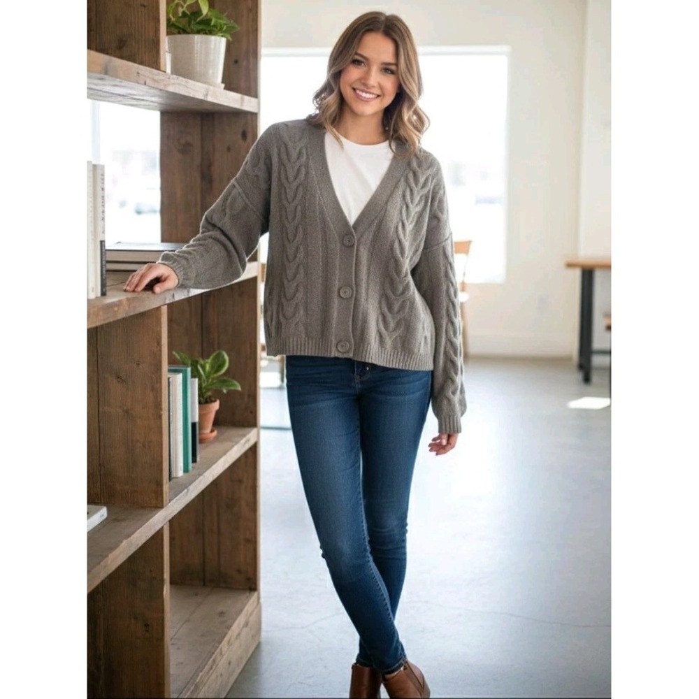 Wild Fable Women's Medium Cardigan Brown 3 Buttons Preppy Academia